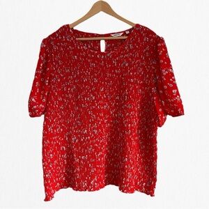 NWT Signature Women’s Sheered Bodice in a Red Petite Floral, Short Sleeves Top